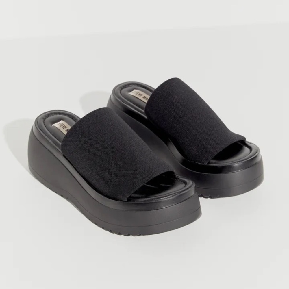 Urban Outfitters x Steve Madden 90s Scrunchy Platform Sandals size 7